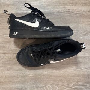 Nike Air Force *LIMITED EDITION* 1LV8 Utility